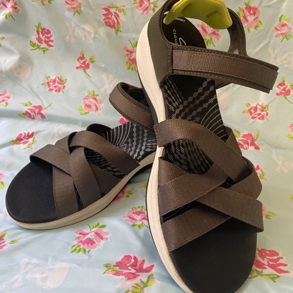 Clarks Cloudsteppers Olive Green Gray Sandal - Picture 3 of 10